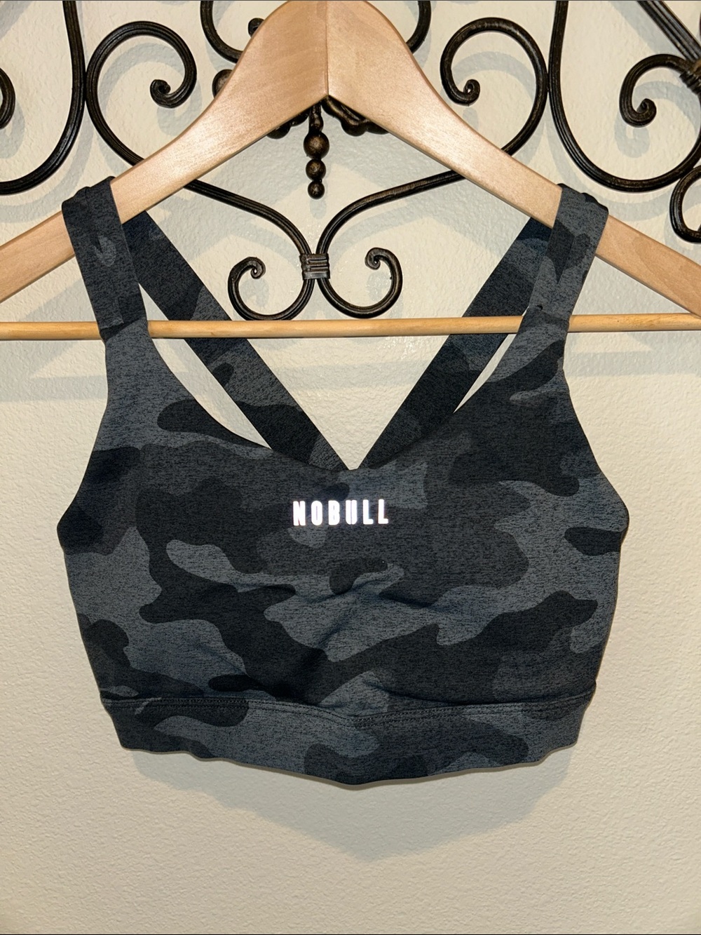 NOBULL CAMO SPORTSBRA SIZE MEDIUM